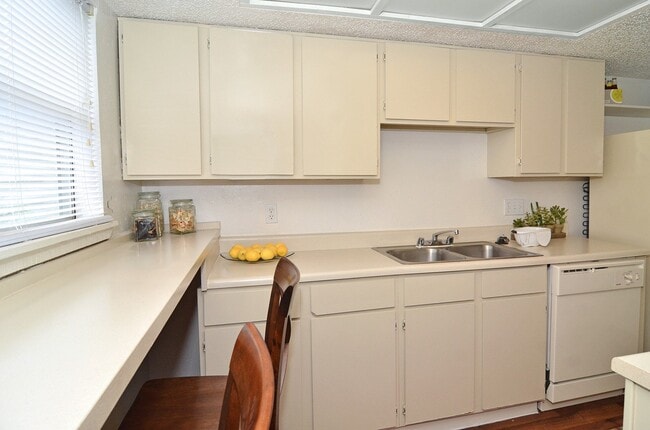7630 Wood Hollow Dr Unit 135