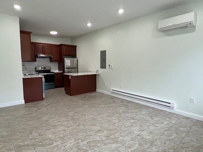 Building Photo - 343 Highland Ave Unit 1