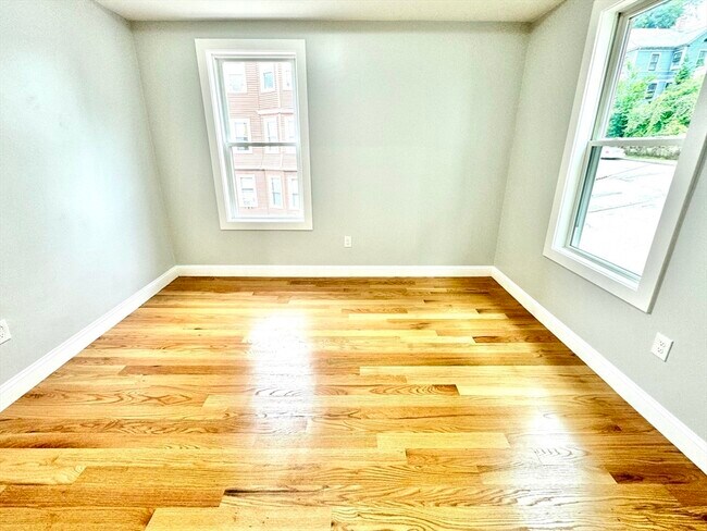 Photo - 190 Hillside St Unit 3