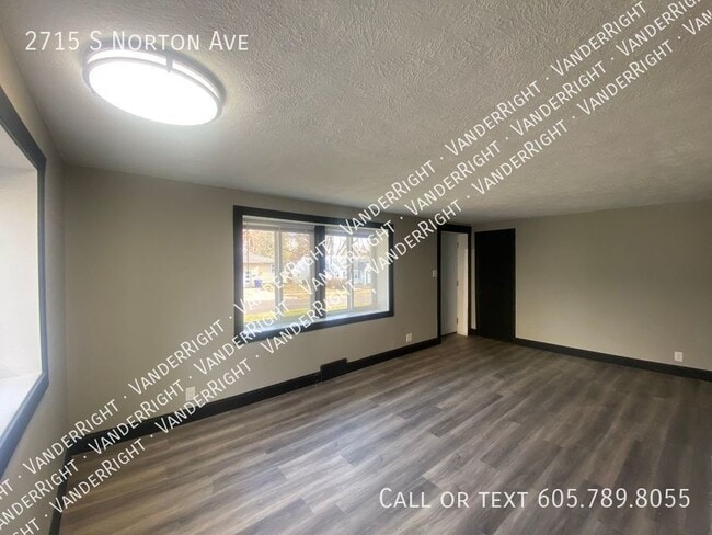 Photo - 2715 S Norton Ave