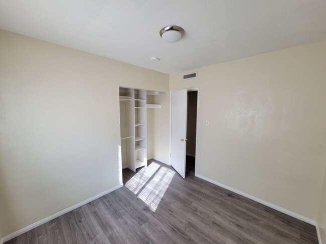 Photo - 1098 Rose Ave