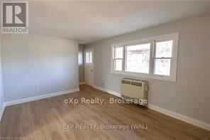 Photo - 6 McNab St