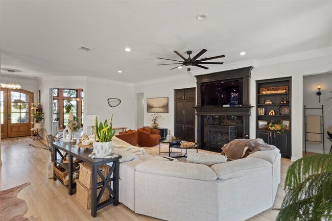 Photo - 1504 Brook Ln