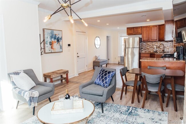 Building Photo - 27 Vanderbilt Ave Unit 3rd Fl