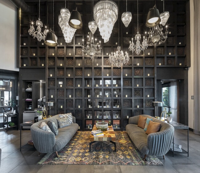 Photo - Mercantile River District