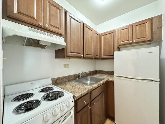 1850 N Humboldt Blvd Unit 504