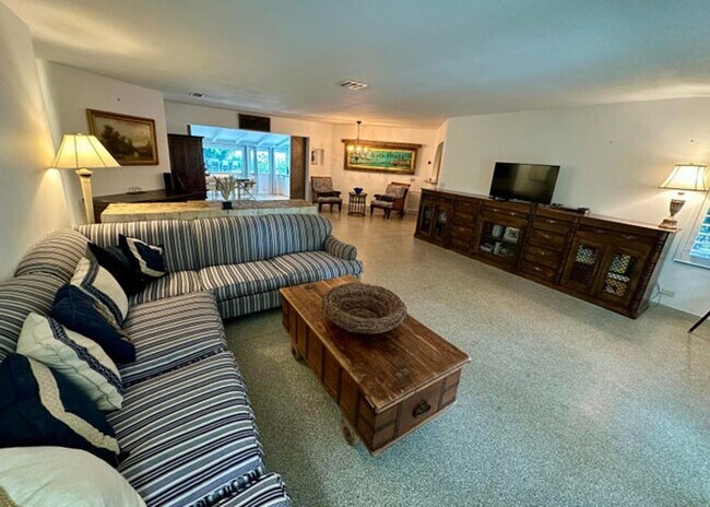 Photo - 212 Kings Lynn