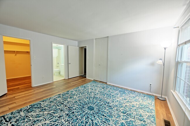 Photo - 323 Homeland Southway Unit 2A