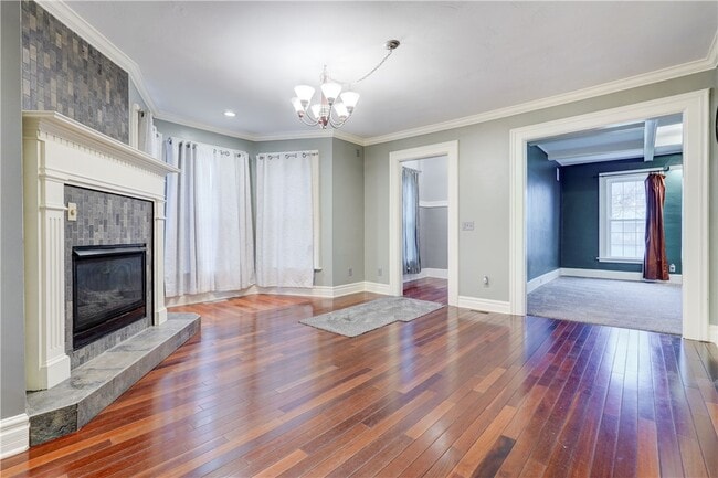 Photo - 450 S Main St