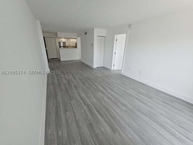8101 Crespi Blvd Unit 402
