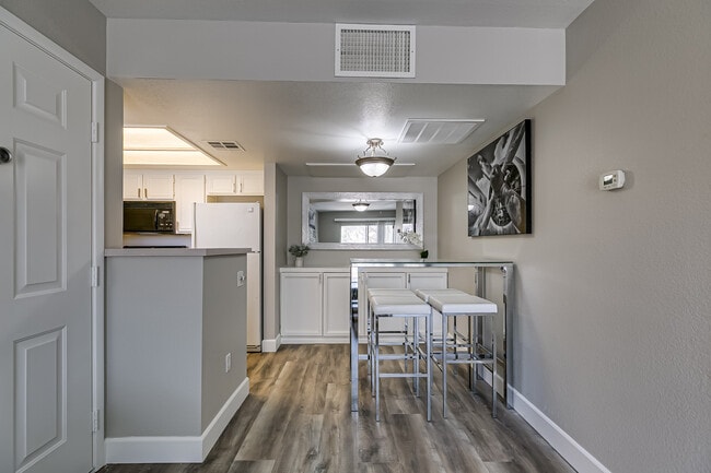 Photo - 8070 W Russell Rd Unit 2136