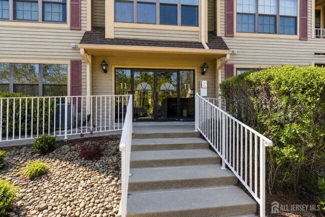 Building Photo - 1101 Stoneridge Cir