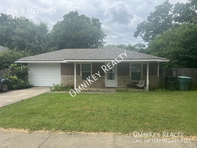 Building Photo - 604 S Maxey St Rental