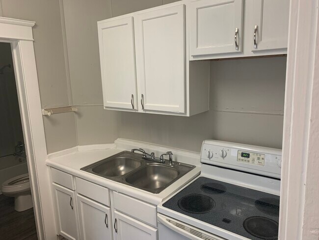 131-133 North Union