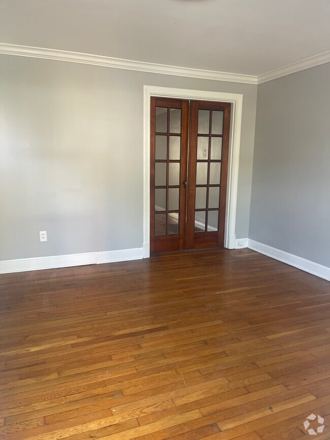 Building Photo - 1125 North and South Rd Unit 1125 Rental