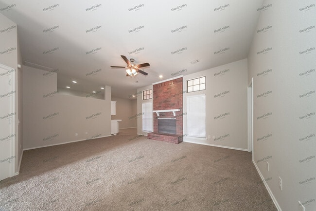 Photo - 633 SW 151st St