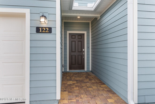 Photo - 122 Wrensong Pl