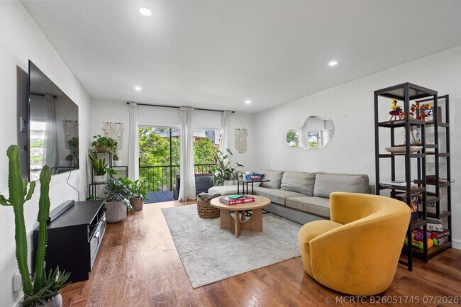 6361 N Falls Cir Dr Unidad 305
