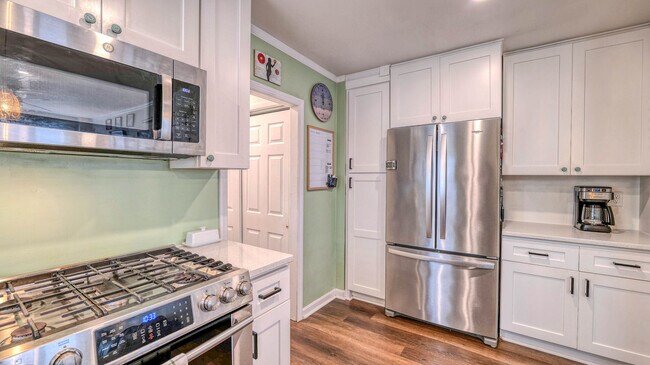 Photo - 117 Newport Ct Unit A