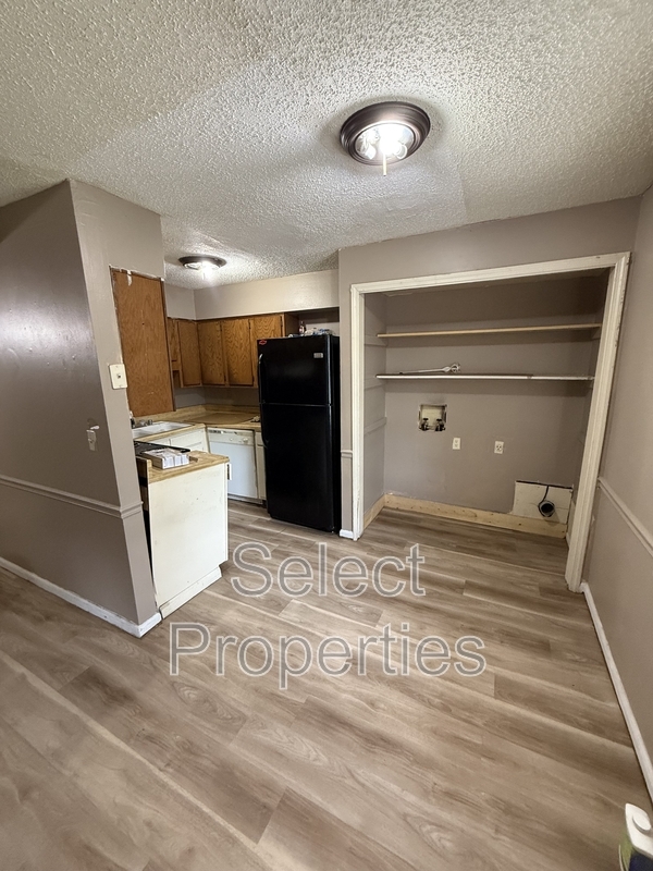 Photo - 2011 Stonemill Dr Condo