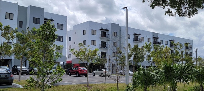 Photo - 3801 Davie Blvd Unit 204