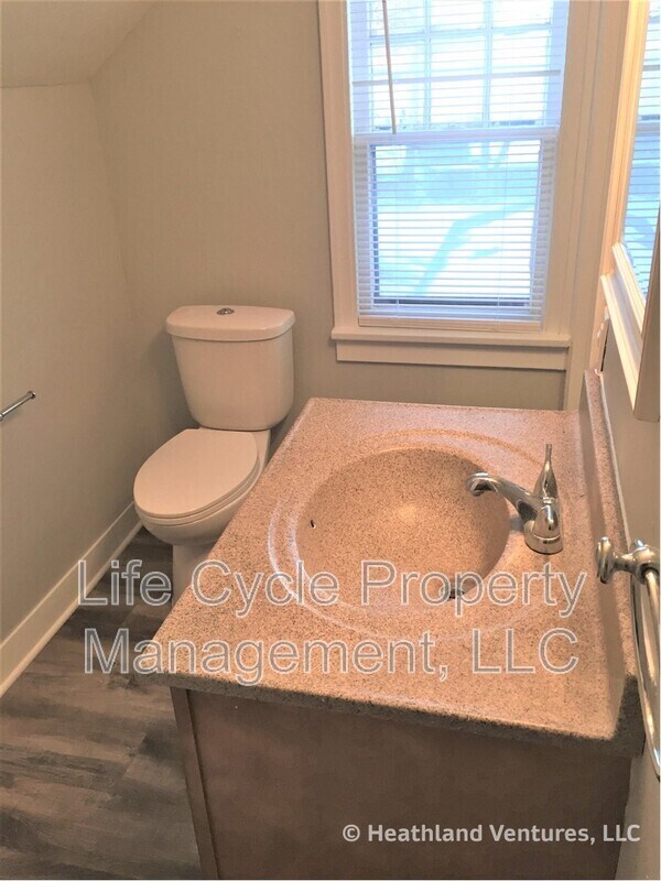 549 32nd St SE Condo Condo for Rent in Grand Rapids, MI