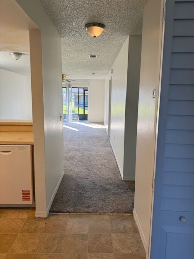 Photo - CORAL GARDENS 2-BEDROOM CONDO Unit M034