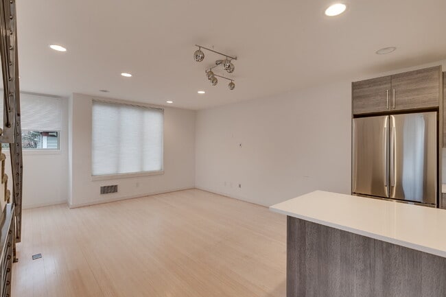 Modern Ballard 3 bedroom townhome for rent!
