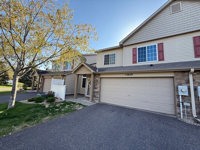 Beautiful 2 Bed, 2 Bath Townhome for Rent ... - Beautiful 2 Bed, 2 Bath Townhome for Rent ...
