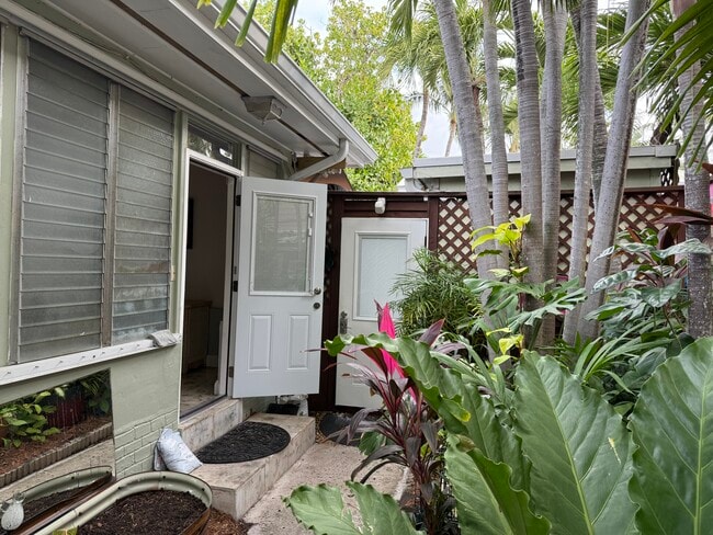 Entrance - 1505 White St Unit Large Two bedroom