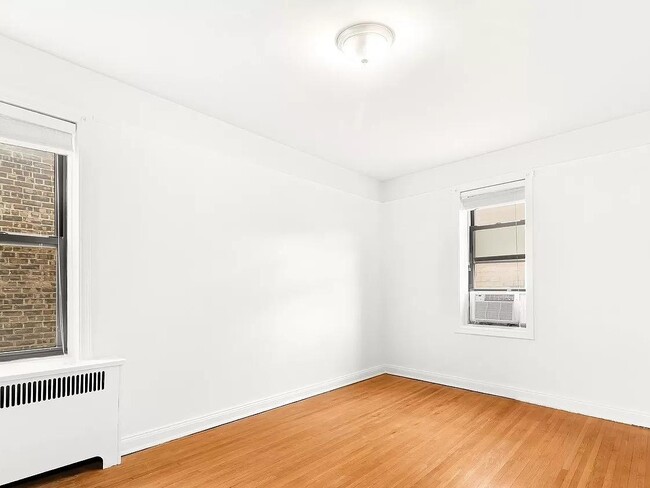 Photo - 30-83 Crescent Street Unit E6