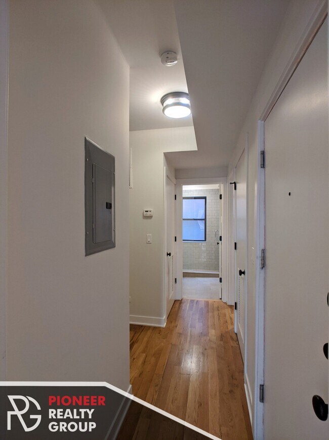 2203 W Eastwood Ave Unit 2