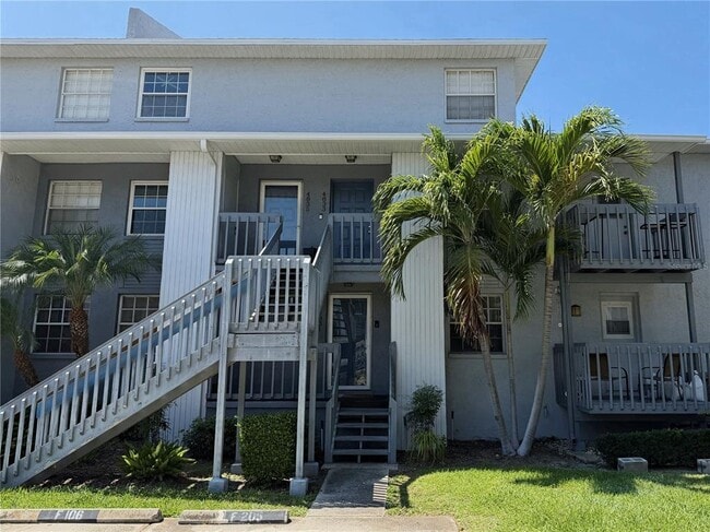 Building Photo - 4831 W McElroy Ave Unit F104