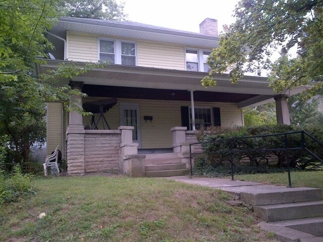 Photo - Charming 4 BD/2 BA home with large front porch behind optometry school and ELM Restaurant