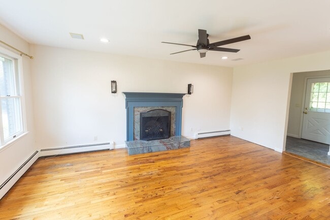 Photo - 19 Maurice Ln