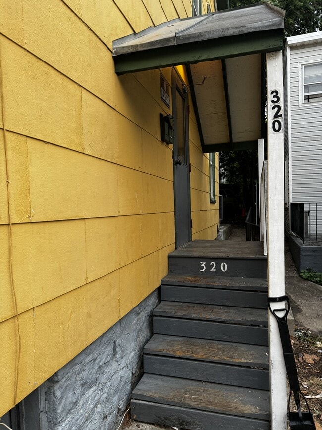 Photo - 320 W Stephen St