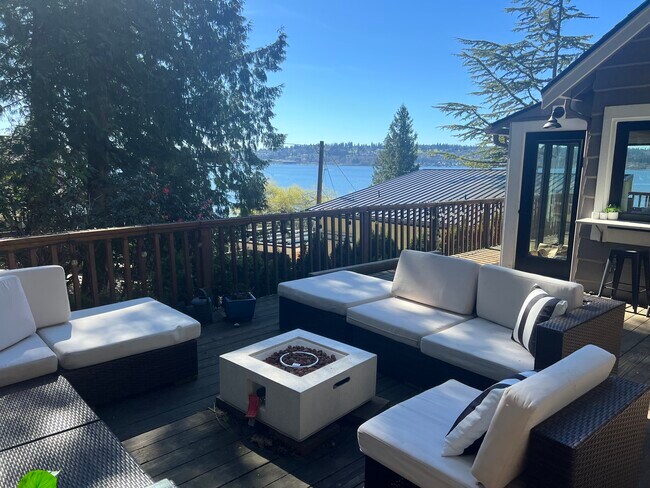 Photo - 11557 Holmes Point Dr NE