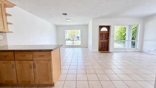 Photo - 620 NE 19th Ave
