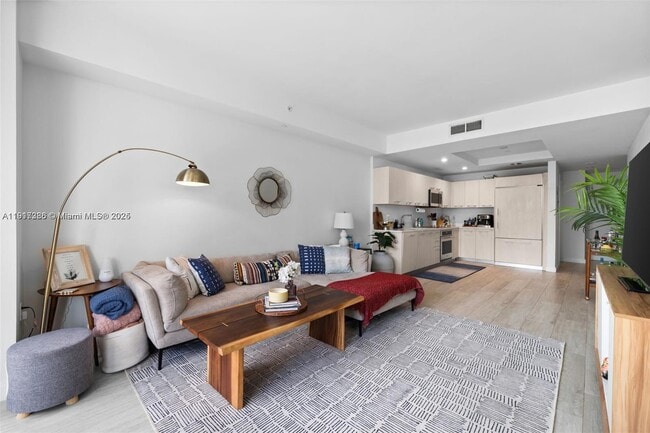 Photo - 55 SW 9th St Unidad 2305