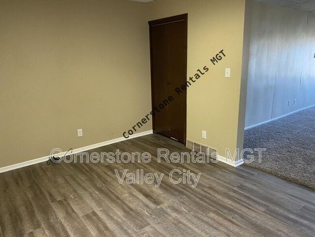 Photo - 217 Central Ave S