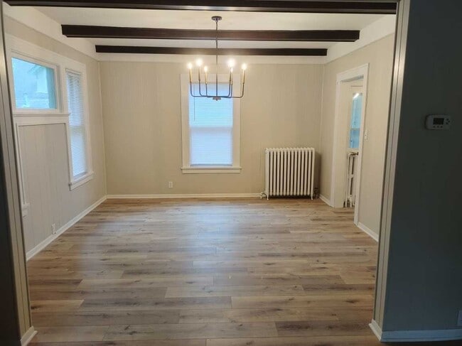 Photo - 703 St Olaf Ave W