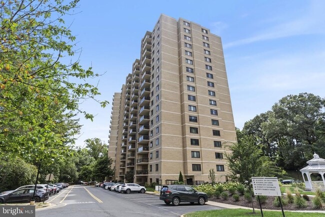 309 Yoakum Pkwy Unit 1705