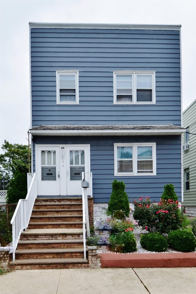 Building Photo - 48 Humphrey Ave Unit 2 Rental