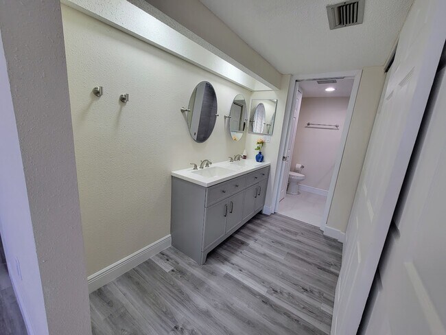 Photo - 500 Treasure Island Causeway Unit 101