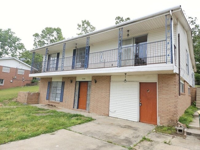 Photo - 5708 Shamrock Dr