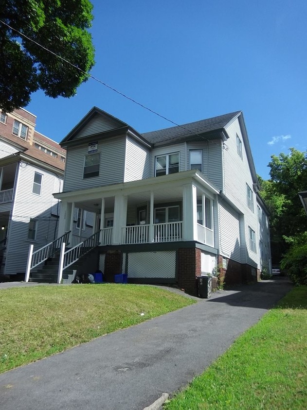 Photo - 1524 E Genesee St (Syracuse, NY)