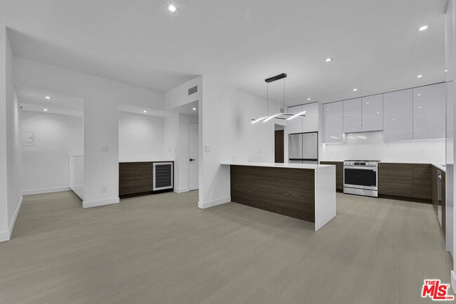 Photo - 10630 Wilkins Ave Unit 204