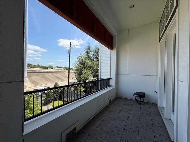 Photo - 824 Cage St