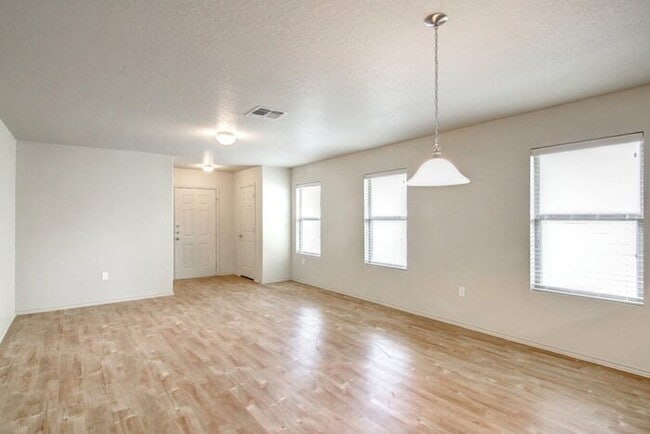 Photo - 7606 Cypress Vine