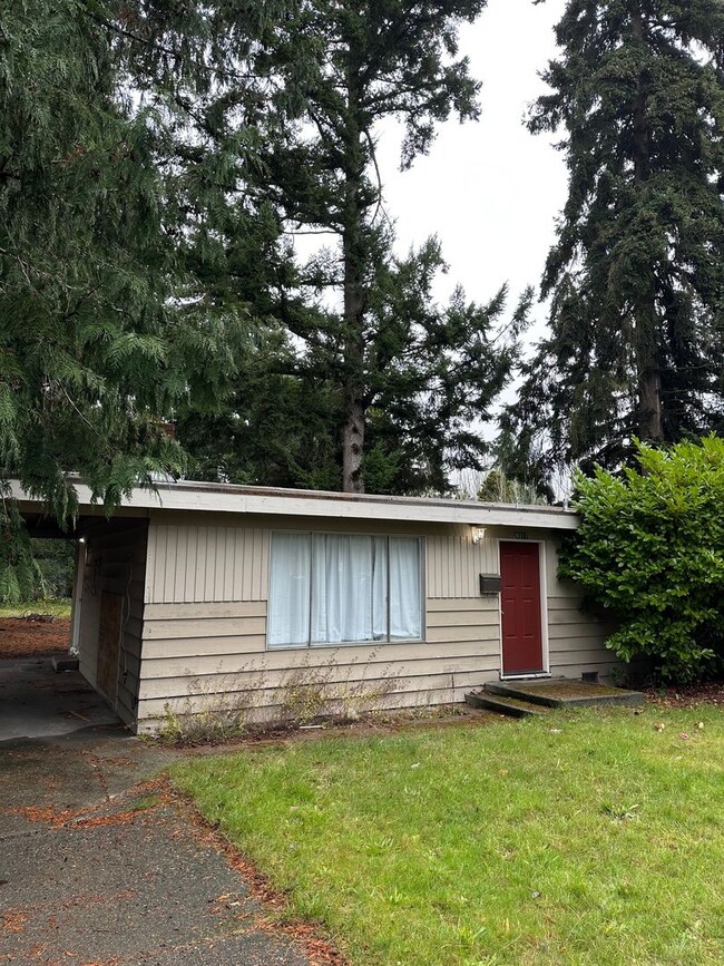 Cozy 3 bedrooms/ 1 bath house in Lynnwood. - Cozy 3 bedrooms/ 1 bath house in Lynnwood.